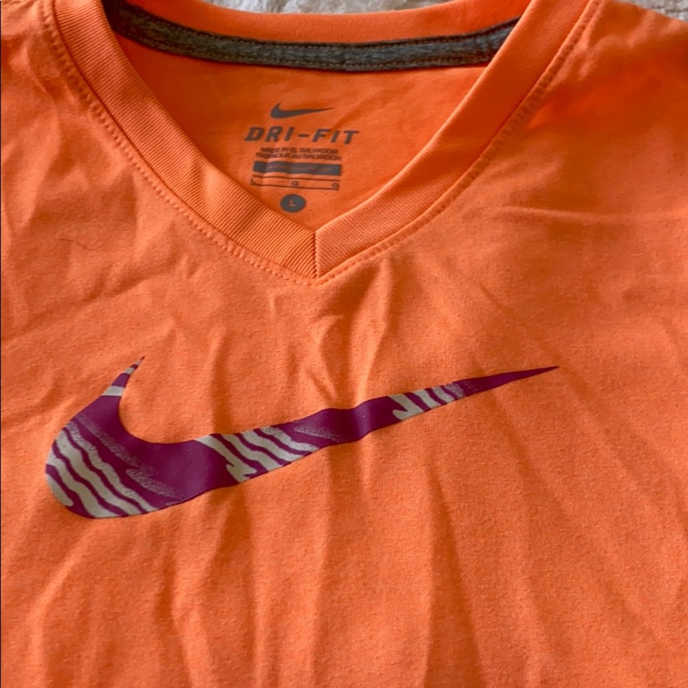 Girls Nike dry fit shirt